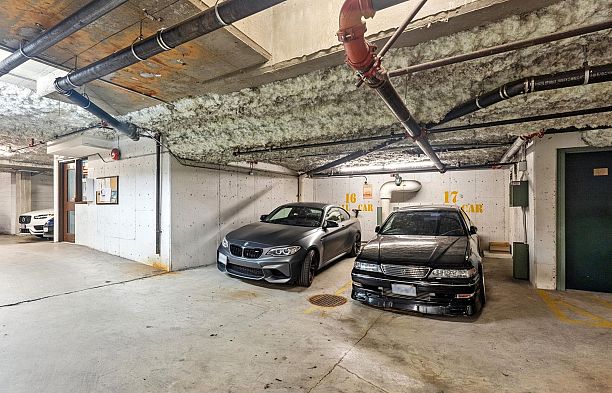 302 1503 W 66 Avenue S.W. Marine