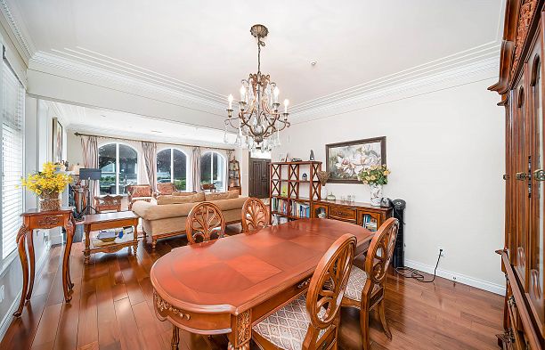 2407 W 18th Avenue Arbutus