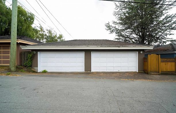 2407 W 18th Avenue Arbutus
