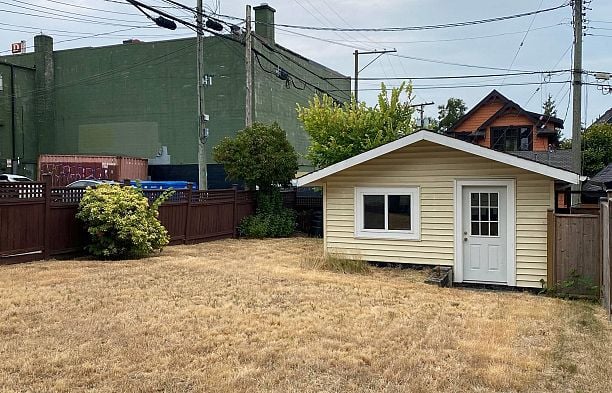 3622 W 29th Avenue Dunbar