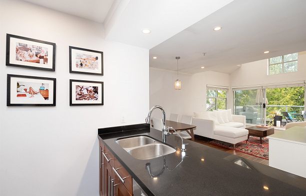 402 2250 W 3rd Avenue Kitsilano
