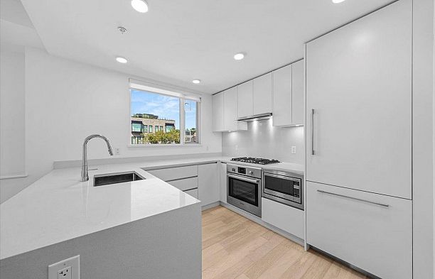 4110 Columbia Street Cambie