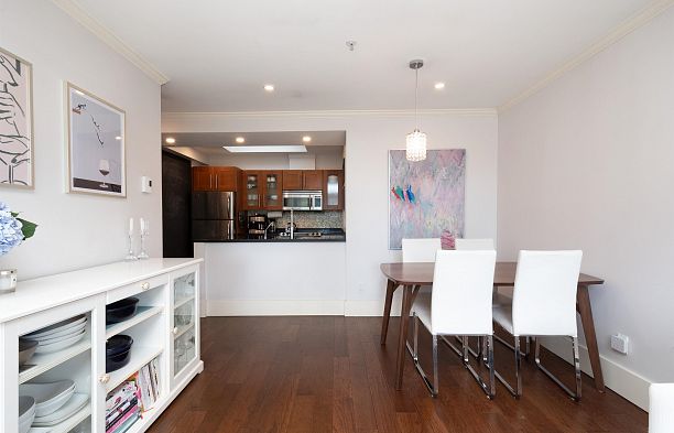 402 2250 W 3rd Avenue Kitsilano