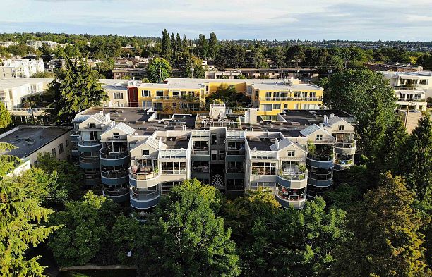 402 2250 W 3rd Avenue Kitsilano