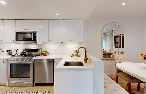 2409 W 5th Avenue Kitsilano