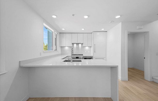 4110 Columbia Street Cambie
