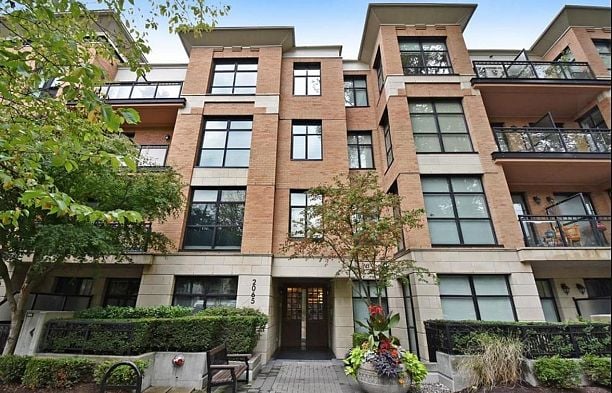 101 2065 W 12th Avenue Kitsilano