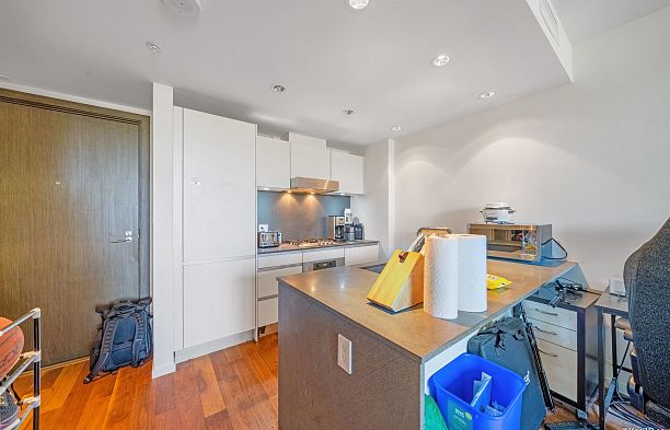 608 8488 Cornish Street S.W. Marine