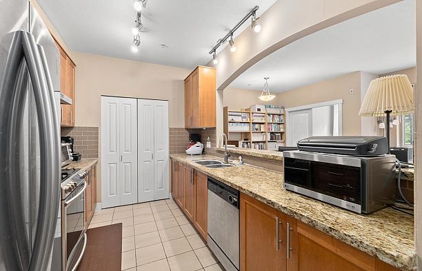 210 4885 Valley Drive Quilchena