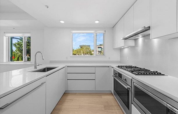 4110 Columbia Street Cambie