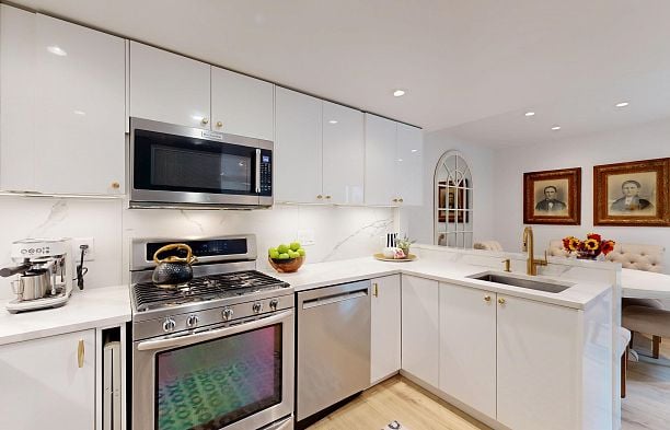 2409 W 5th Avenue Kitsilano