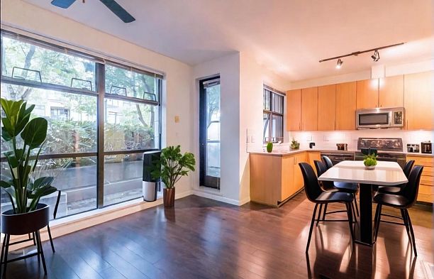 101 2065 W 12th Avenue Kitsilano