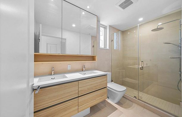 4110 Columbia Street Cambie