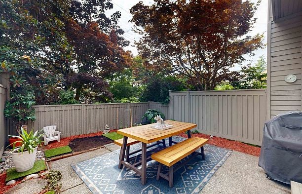 2409 W 5th Avenue Kitsilano