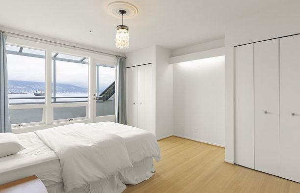 3655 Cameron Avenue Kitsilano
