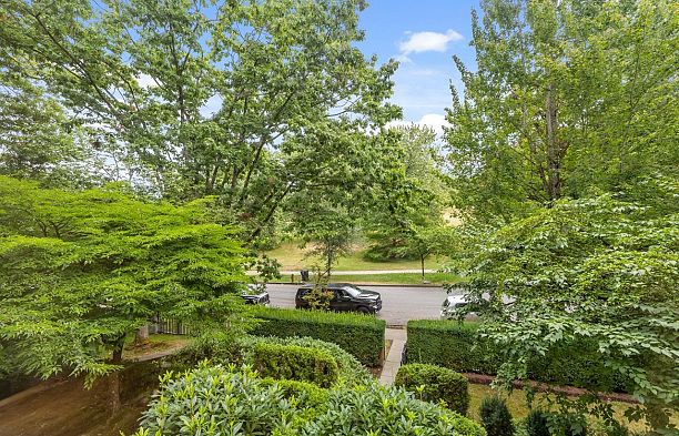 210 4885 Valley Drive Quilchena