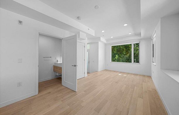 4110 Columbia Street Cambie