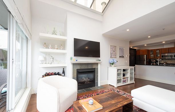 402 2250 W 3rd Avenue Kitsilano