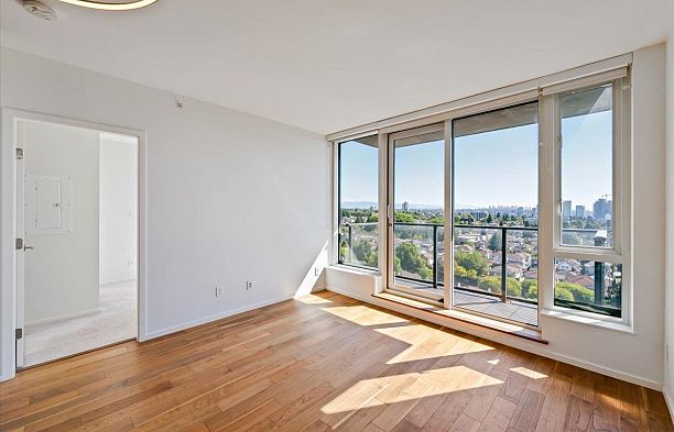 1507 8555 Granville Street S.W. Marine