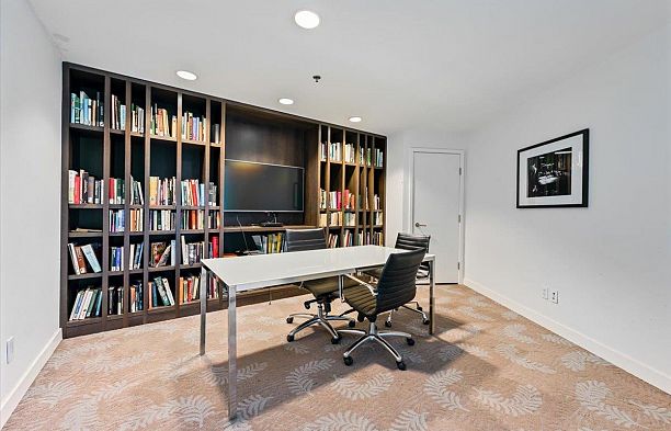 1507 8555 Granville Street S.W. Marine