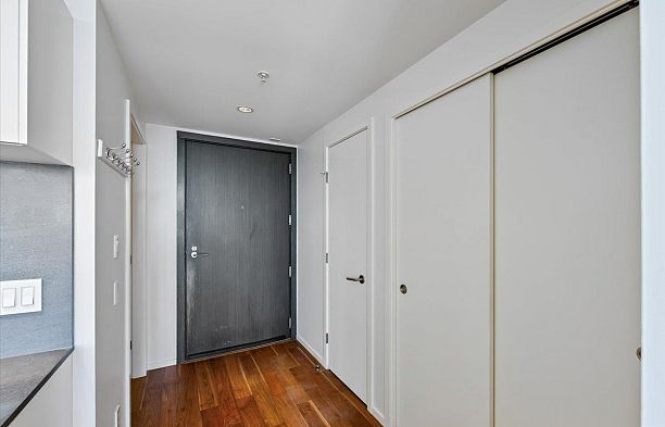 1507 8555 Granville Street S.W. Marine