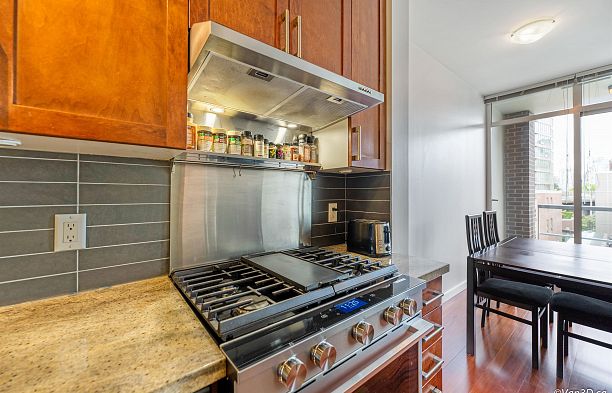 306 2055 Yukon Street False Creek