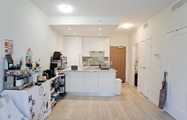302 2033 W 10th Avenue Kitsilano