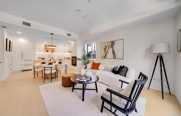 204 918 W 32nd Avenue Cambie