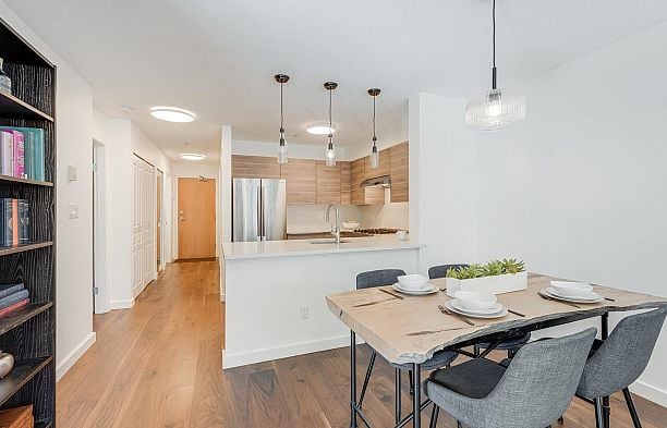 204 2181 W 12th Avenue Kitsilano