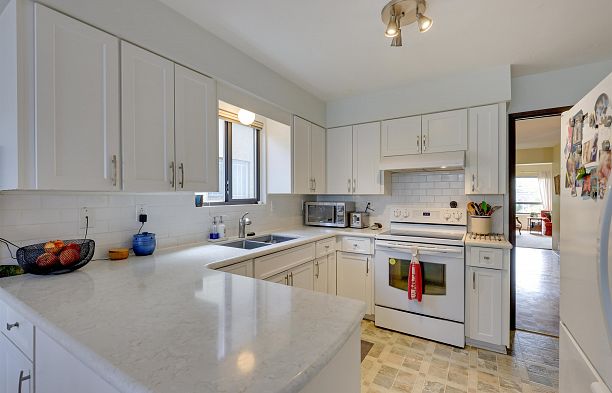2855 W 22nd Avenue Arbutus