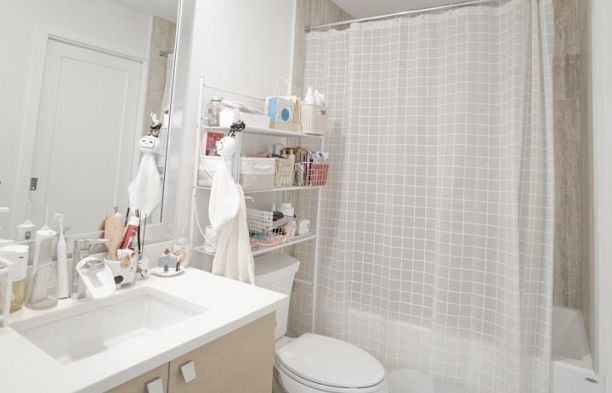 302 2033 W 10th Avenue Kitsilano