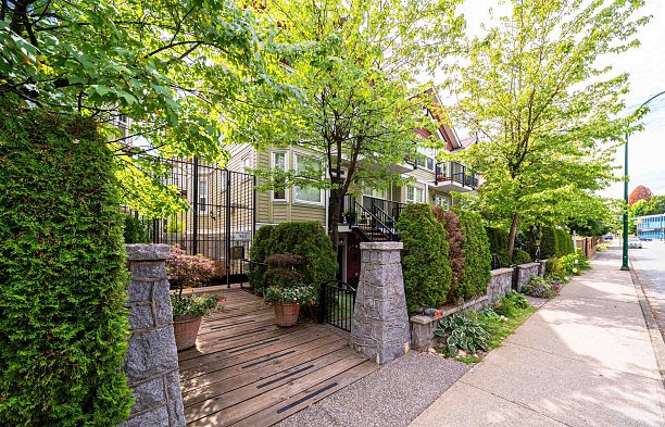 966 W 16th Avenue Cambie