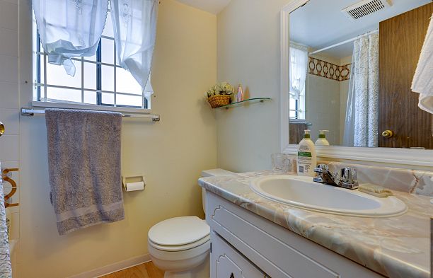 2855 W 22nd Avenue Arbutus
