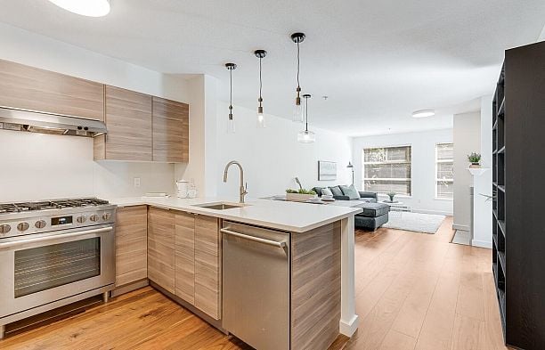 204 2181 W 12th Avenue Kitsilano