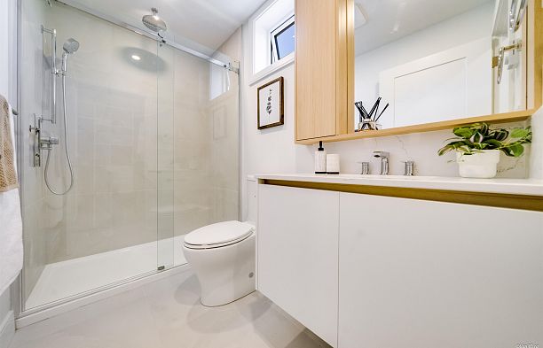 105 918 W 32nd Avenue Cambie