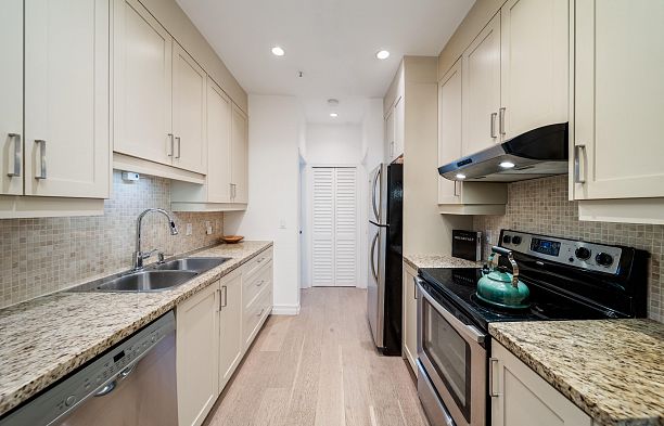966 W 16th Avenue Cambie