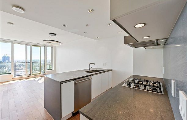 1507 8555 Granville Street S.W. Marine