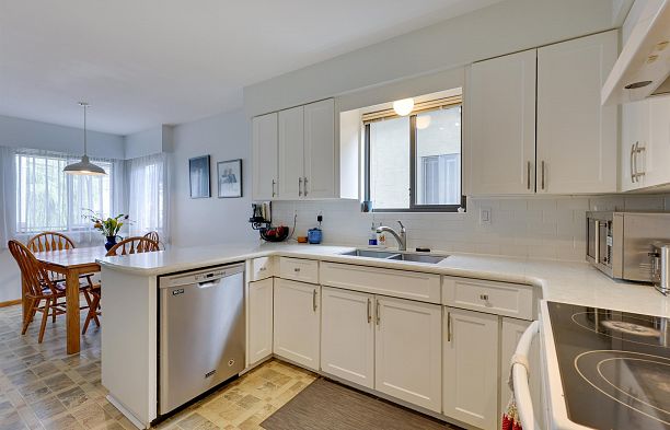 2855 W 22nd Avenue Arbutus