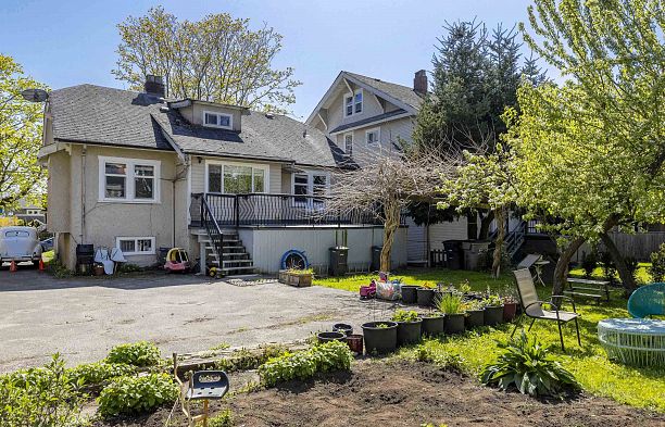 2325 W 8th Avenue Kitsilano