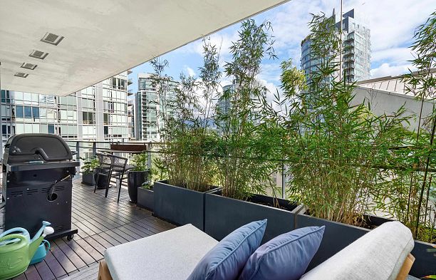 601 1499 W Pender Street Coal Harbour