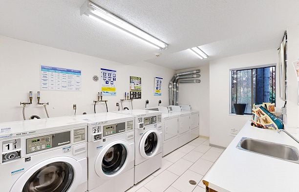 208 2173 W 6th Avenue Kitsilano