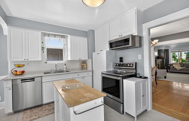 3658 W 26th Avenue Dunbar