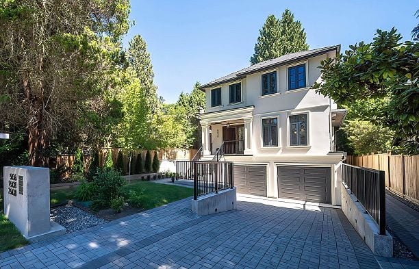 5836 Highbury Street Southlands