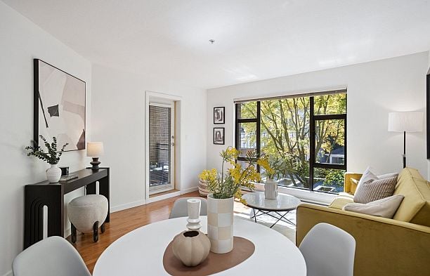 206 2226 W 12th Avenue Kitsilano