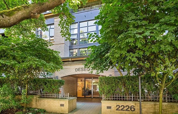206 2226 W 12th Avenue Kitsilano