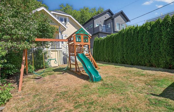 3658 W 26th Avenue Dunbar