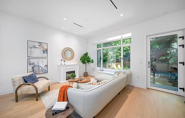 5838 Highbury Street Southlands