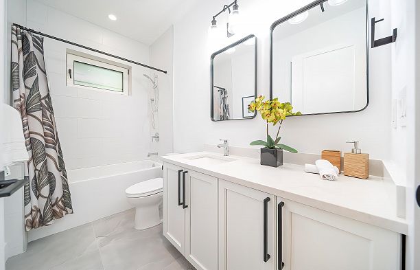 5838 Highbury Street Southlands