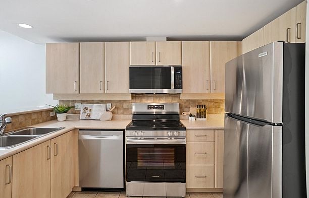 206 2226 W 12th Avenue Kitsilano