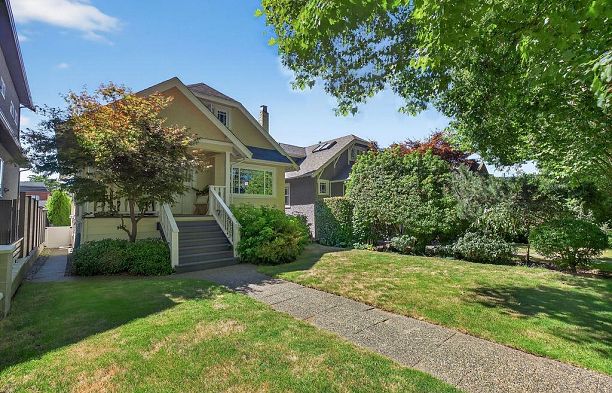 3658 W 26th Avenue Dunbar